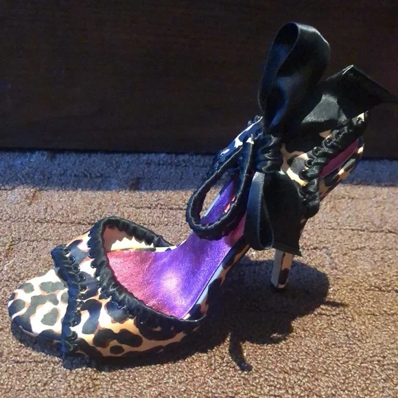 Betsy Johnson beautiful cocktail shoes - Picture 7 of 9